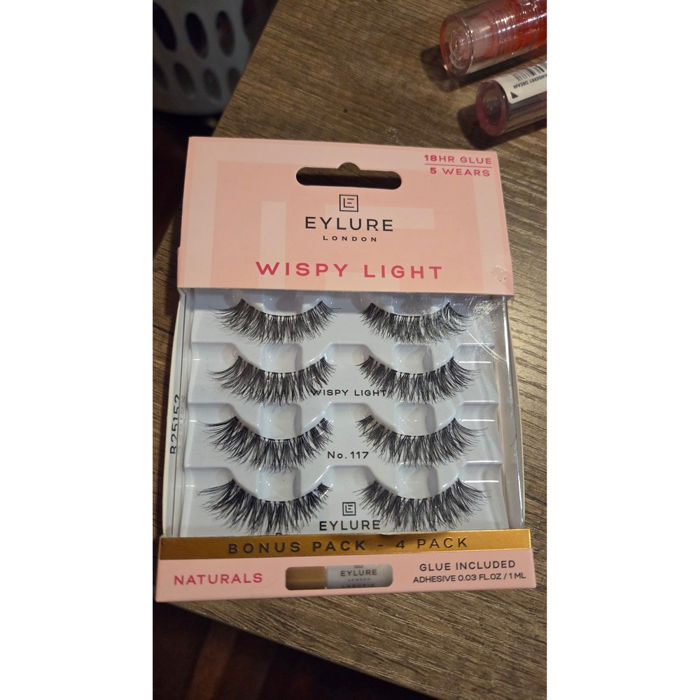 Eylure London Wispy Light No. 117 False Eyelashes 4 Pair Bonus Pack with Glue